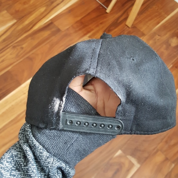 Hat - Picture 2 of 3